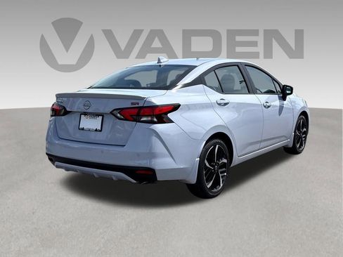 New 2025 Nissan Versa SR w/ Trunk Package FWD image 27