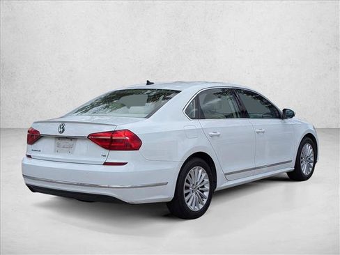 Used 2016 Volkswagen Passat 1.8T SE image 5