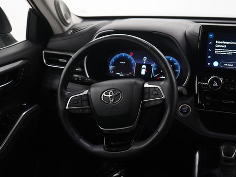 Used 2024 Toyota Highlander Limited AWD/4WD image 15