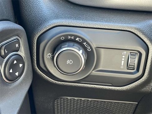 Used 2023 Jeep Wrangler Sport S image 24