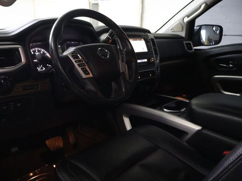 Used 2017 Nissan Titan SL image 18