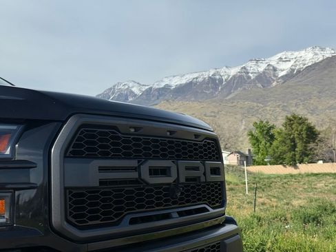 Used 2019 Ford F150 Raptor w/ Equipment Group 802A Luxury AWD/4WD image 18