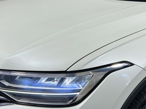 Used 2023 Volkswagen Tiguan SE image 11