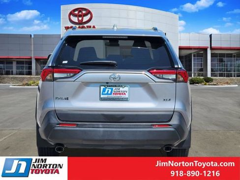 Used 2024 Toyota RAV4 XLE w/ Convenience Package FWD image 7
