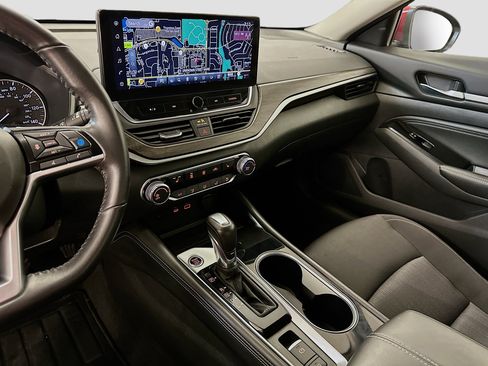 Used 2023 Nissan Altima 2.5 SV w/ SV Premium Package image 26