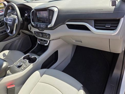 Used 2023 GMC Terrain SLT w/ Tech Package image 18
