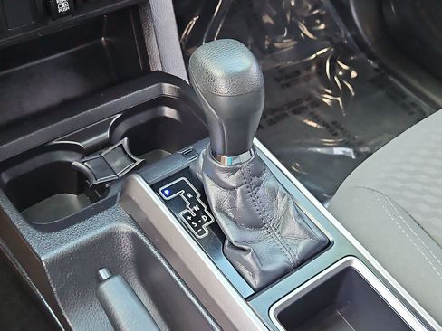 Used 2021 Toyota Tacoma SR5 RWD image 17
