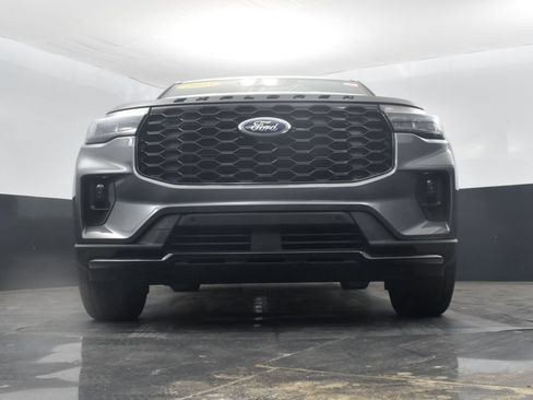 Used 2025 Ford Explorer ST-Line w/ ST-Line Street Pack AWD/4WD image 58
