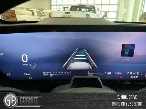 Used 2025 Buick Enclave Sport Touring w/ Super Cruise Package AWD/4WD image 16