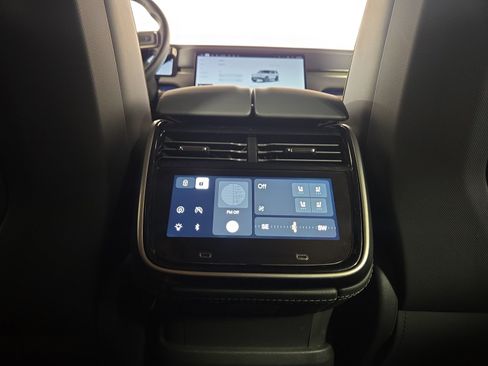 Used 2025 Rivian R1S Adventure Dual AWD/4WD image 30