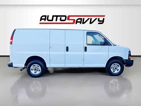 Used 2024 GMC Savana 2500 w/ Driver Convenience Package RWD image 8