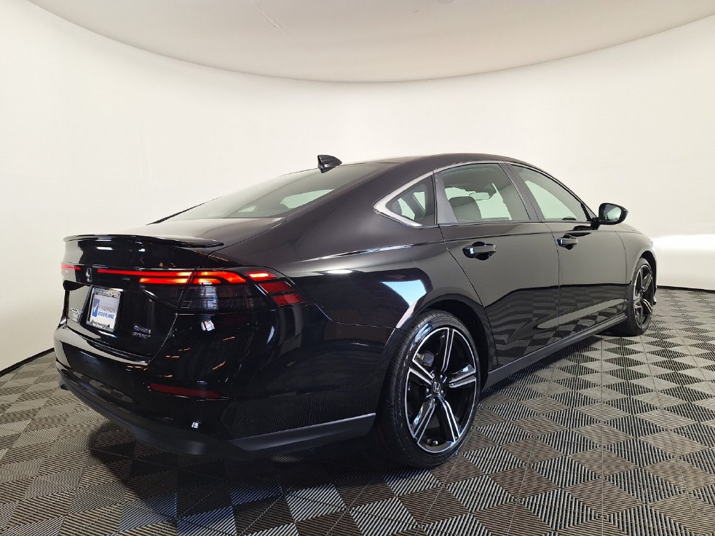 Used 2025 Honda Accord Sport image 5
