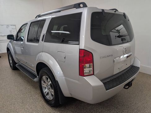 Used 2011 Nissan Pathfinder S AWD/4WD image 3