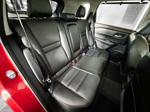 Used 2023 Nissan Rogue SV w/ SV Premium Package image 22