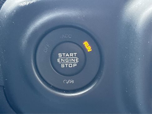 Used 2023 Jeep Gladiator Overland image 40