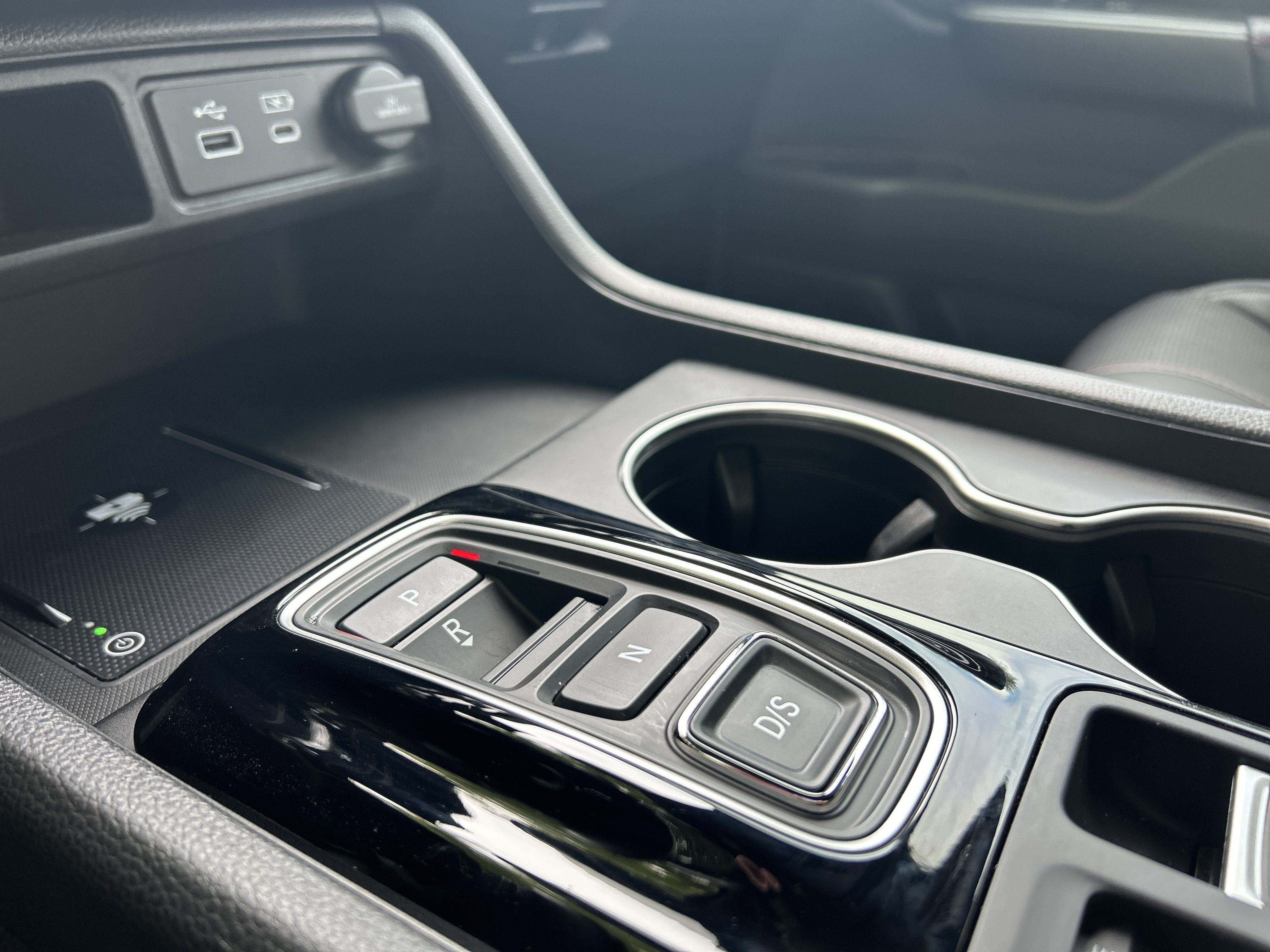 Certified 2025 Honda Pilot Black Edition image 16