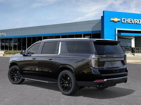New 2026 Chevrolet Suburban Premier AWD/4WD image 3