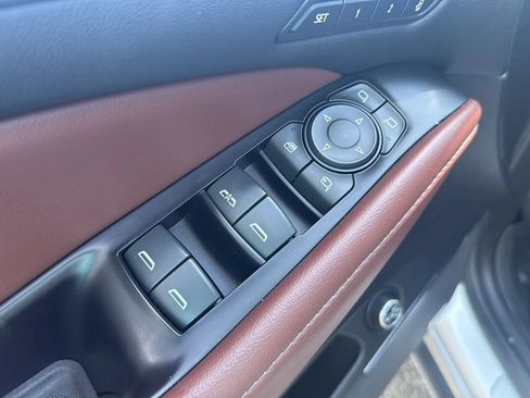 Used 2019 Buick Enclave Avenir FWD image 21