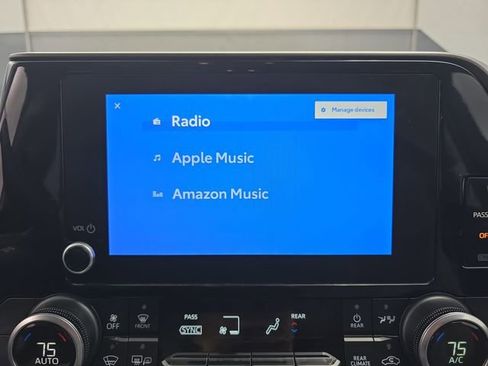 Used 2024 Toyota Highlander LE image 30