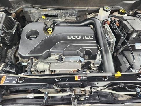 Used 2022 Chevrolet Equinox LS w/ LS Convenience Package image 31