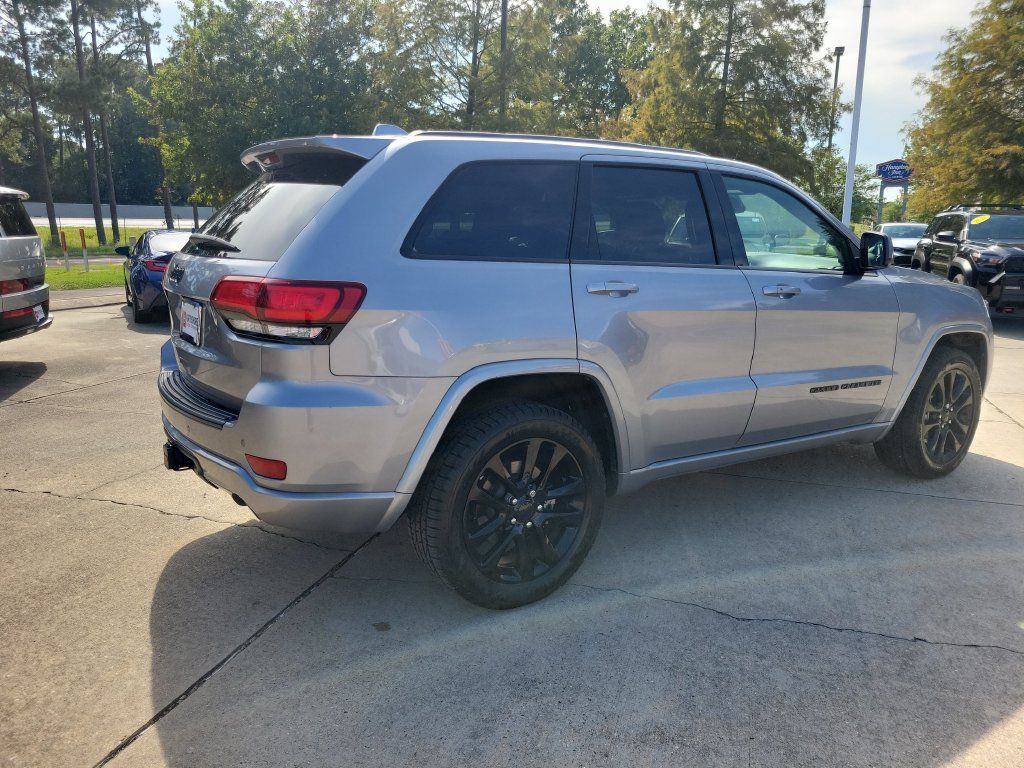 Used 2021 Jeep Grand Cherokee Laredo X RWD image 7