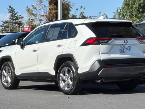 Used 2020 Toyota RAV4 Limited AWD/4WD image 7