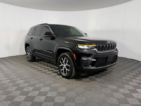 Certified 2024 Jeep Grand Cherokee Limited RWD image 4