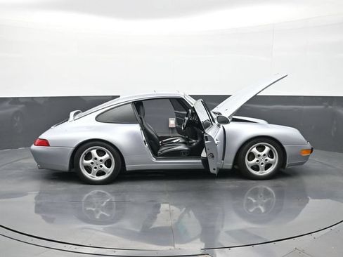 Used 1995 Porsche 911 Carrera RWD image 28