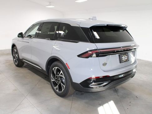 New 2026 Lincoln Nautilus Premier image 6