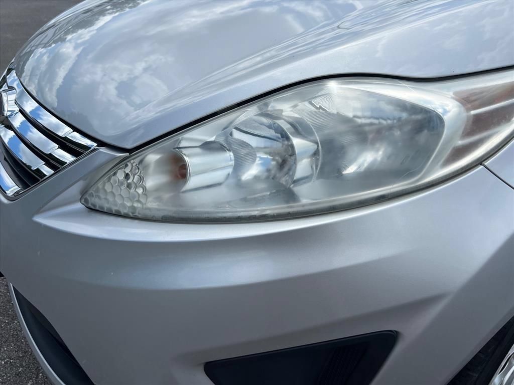 Used 2013 Ford Fiesta SE FWD image 9
