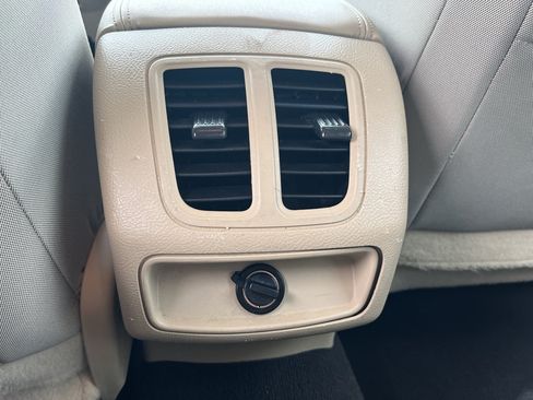 Used 2019 Ford Taurus SE FWD image 29