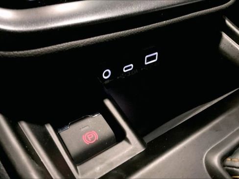 Used 2025 Subaru Outback Wilderness w/ Wilderness Package image 32