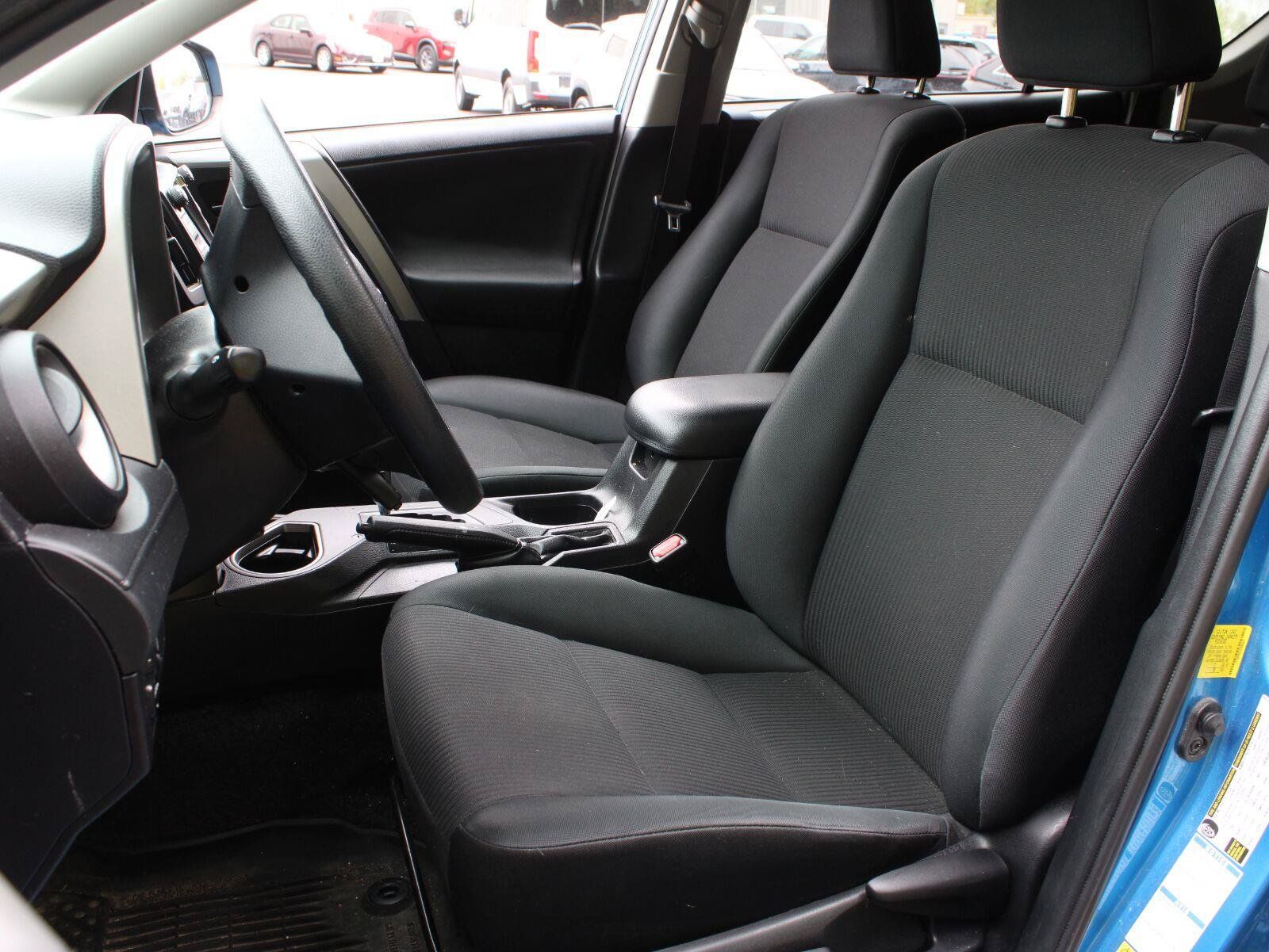 Used 2016 Toyota RAV4 LE AWD/4WD image 17