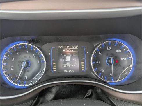 Used 2018 Chrysler Pacifica LX FWD image 20