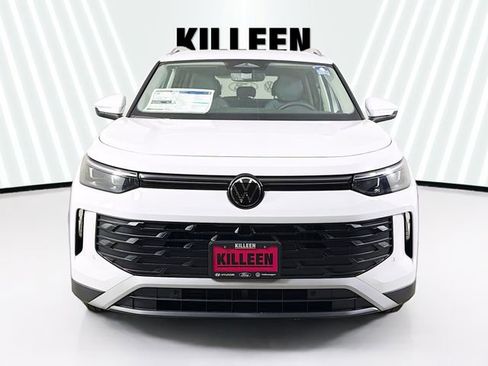 New 2026 Volkswagen Tiguan SE FWD image 2