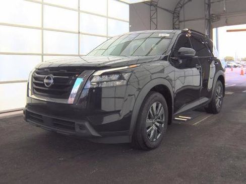 Used 2024 Nissan Pathfinder SV w/ SV Premium Package FWD image 1
