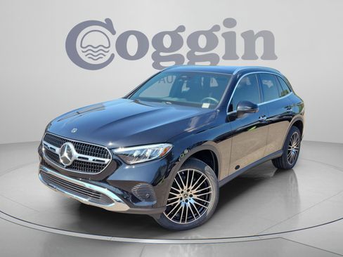 Used 2025 Mercedes-Benz GLC 300 4MATIC image 1