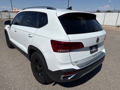 Used 2023 Volkswagen Taos SE FWD image 3