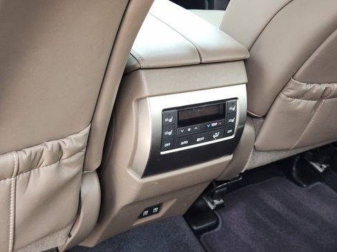 Used 2023 Lexus GX 460 Luxury w/ Sport Design Package AWD/4WD image 28