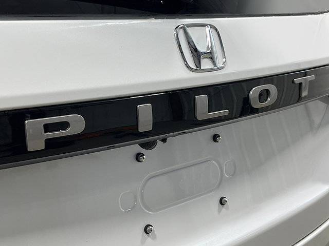 New 2026 Honda Pilot Touring image 7