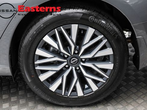 Used 2024 Nissan Altima 2.5 SV image 12