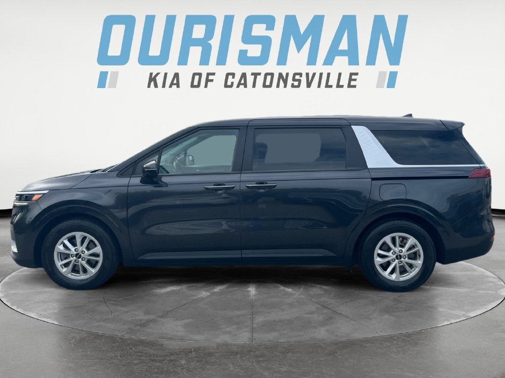 Used 2024 Kia Carnival LX FWD image 3