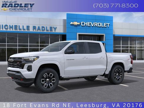 New 2025 Chevrolet Colorado Z71 image 2