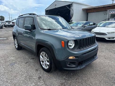 Used 2018 Jeep Renegade Latitude FWD image 1