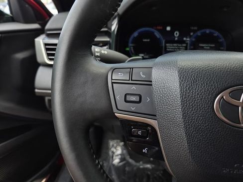 Used 2025 Toyota Camry XSE FWD image 23