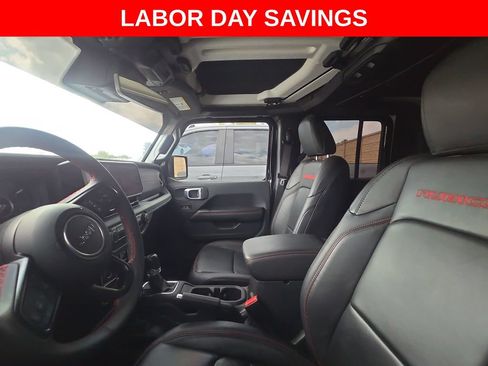 Used 2024 Jeep Gladiator Rubicon AWD/4WD image 7