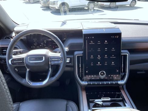 Used 2025 GMC Yukon XL Denali AWD/4WD image 12
