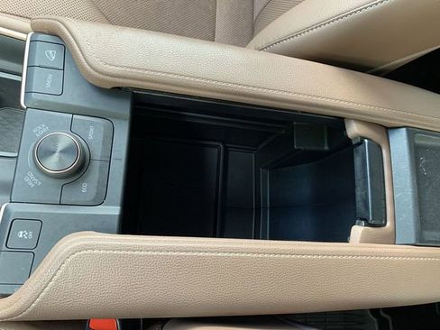 Used 2024 Toyota Grand Highlander AWD Hybrid image 26