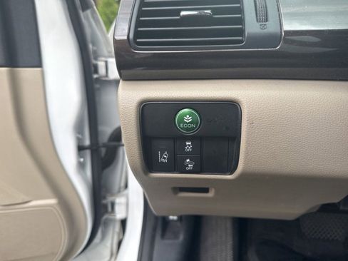 Used 2016 Honda Accord EX image 19