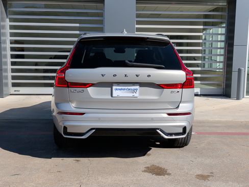 Used 2025 Volvo XC60 B5 Plus image 8